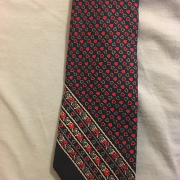 YSL Geometric Pattern Tie! - Picture 3 of 4